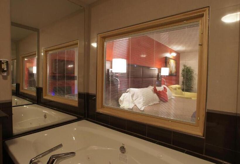 豪华套房, Dreamz Inn