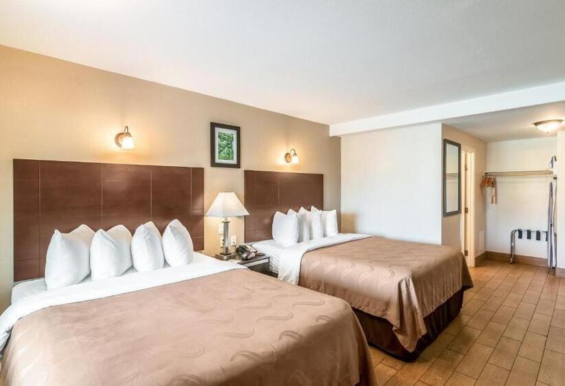 Номер Стандарт с Балконом, Quality Inn & Suites Near Downtown Bakersfield