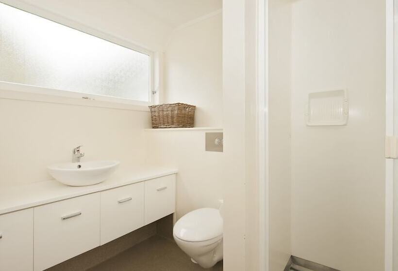 Студио Стандарт с Балконом, Hananui Lodge And Apartments