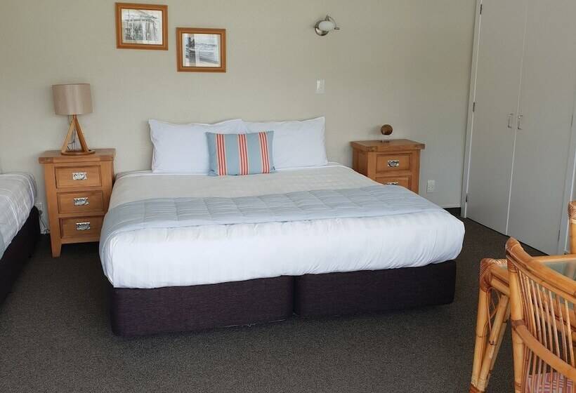 Студио Стандарт с Балконом, Hananui Lodge And Apartments