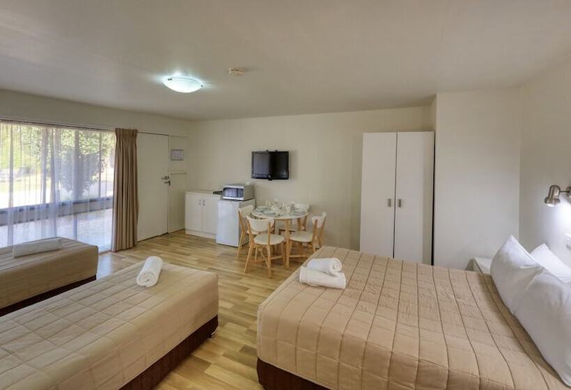 Семейный Номер, Motel Meneres