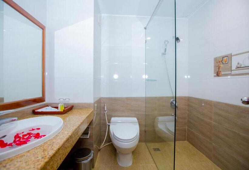 اتاق لوکس با چشم‌انداز دریا, Vung Tau Intourco Resort