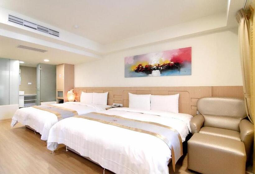 اتاق استاندارد چهار تخته, Clownfish Resort