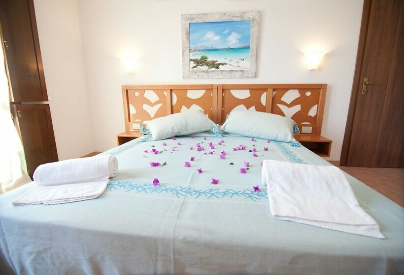 Номер Стандарт Трехместный, Club Esse Gallura
