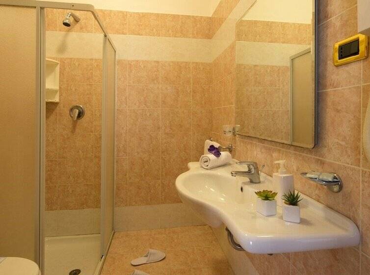 Номер Стандарт Трехместный, Club Esse Gallura