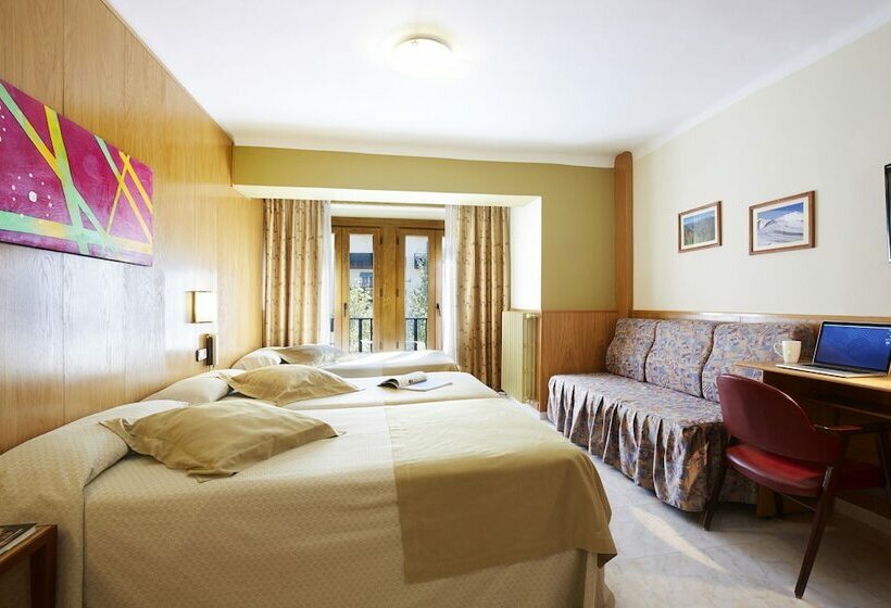 Номер Стандарт Трехместный, Club Esse Gallura