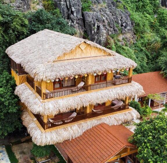اتاق خانوادگی, Mua Caves Ecolodge