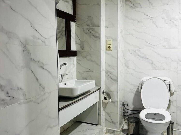 اتاق استاندارد سه نفره, Dostlar Konagi Butik Otel