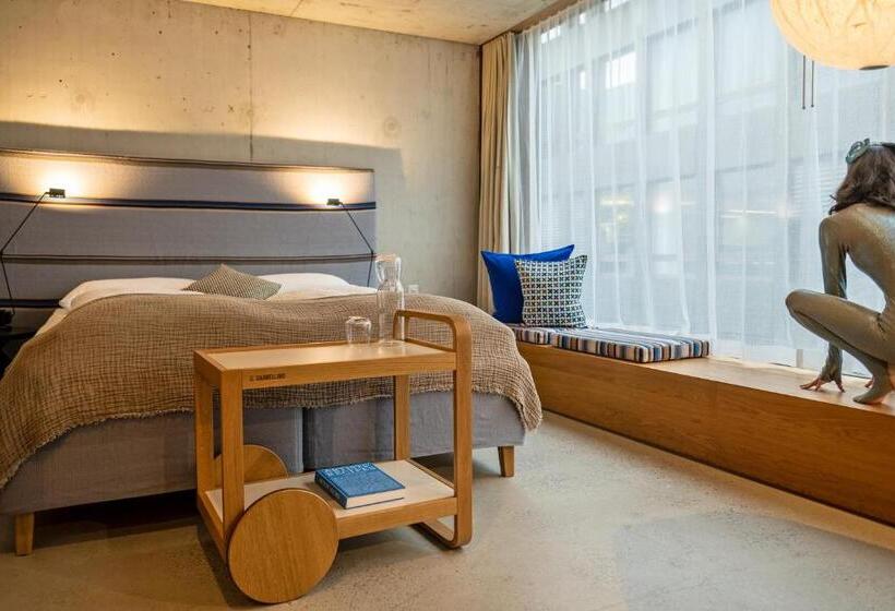 Полулюкс Клуб, Nomad Design & Lifestyle