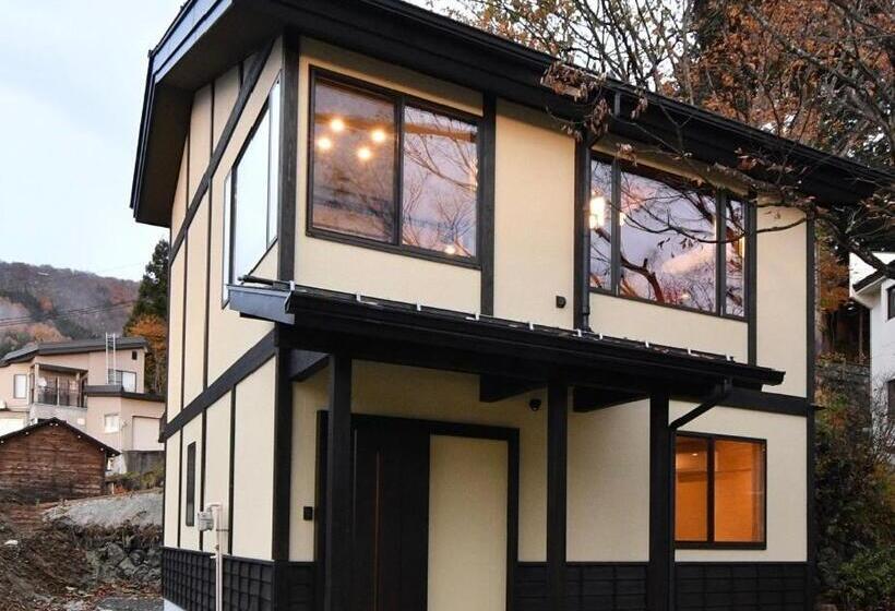 Дом 3 Спальни, Ryokan Sakaya