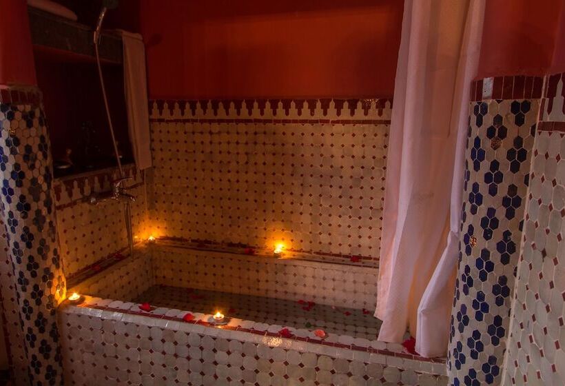 سوییت لوکس, Riad El Bacha