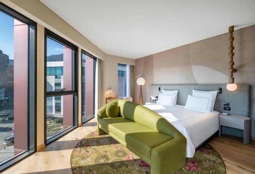 스탠다드 룸 킹사이즈 침대, Swissôtel Tbilisi