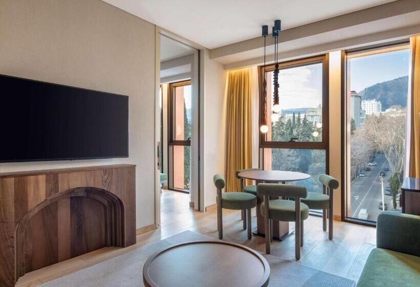 스위트, Swissôtel Tbilisi