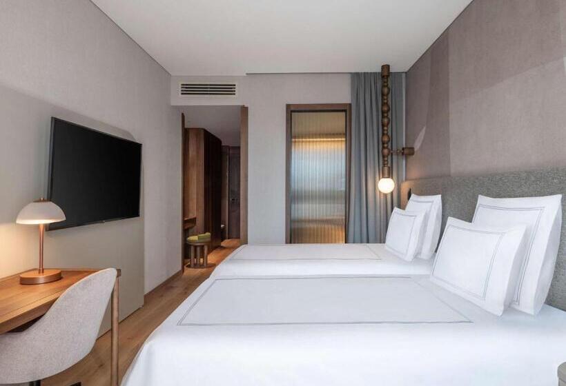 비즈니스룸, Swissôtel Tbilisi