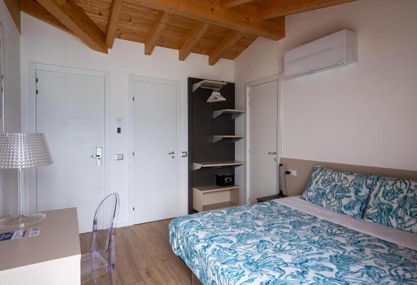 Номер Стандарт Вид на Озеро, Foresteria Lago Di Como