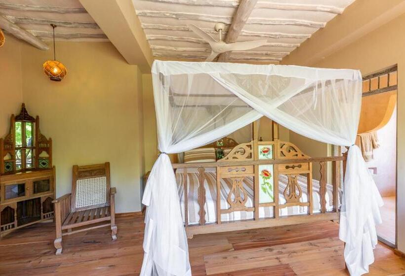 اتاق استاندارد, Tombo House