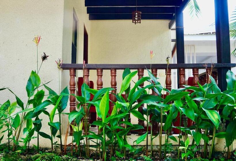 ویلای لوکس 1 خوابه, Flower Garden Resort