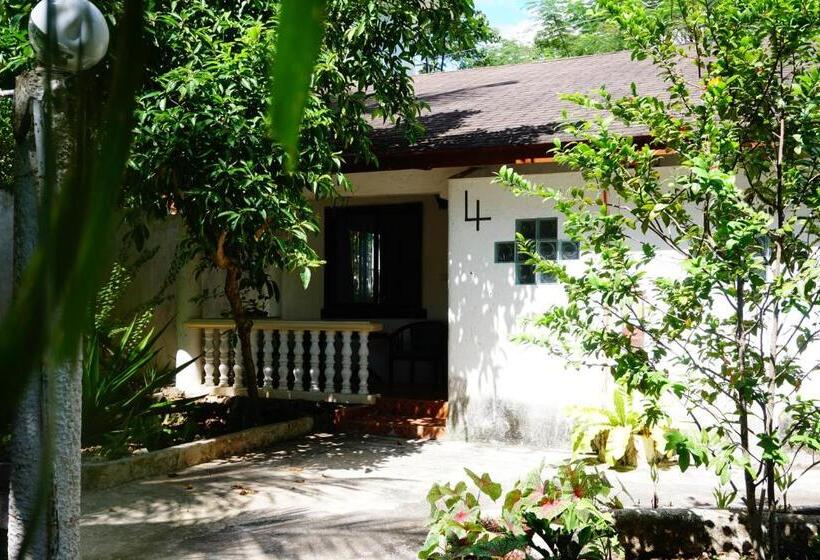 بانگلوی لوکس, Flower Garden Resort