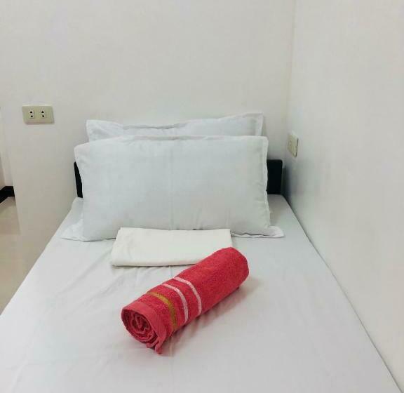 이코노미 룸, Lr Hostel And Cafe