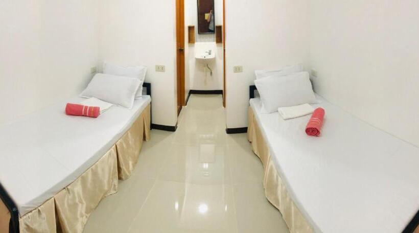 이코노미 룸, Lr Hostel And Cafe