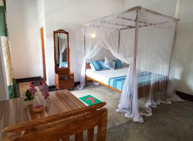 غرفة قياسية ثلاثية مزودة بشرفة, Bluebell Guest House