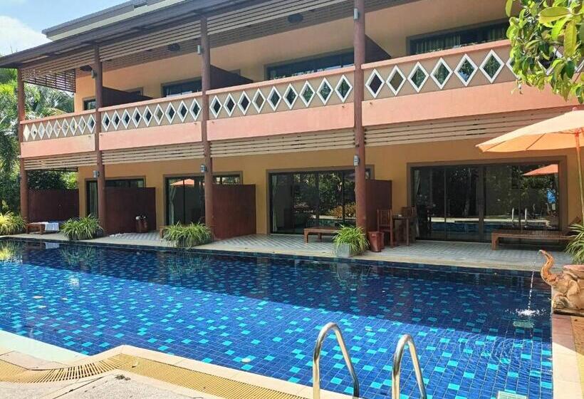Номер Deluxe Вид на Бассейн, Baan Suan Villas Resort