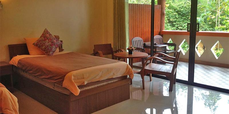 Номер Deluxe Вид на Бассейн, Baan Suan Villas Resort