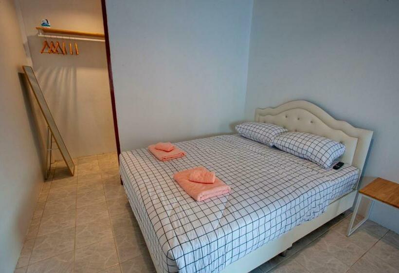 Номер Стандарт, Baan Hall Hostel