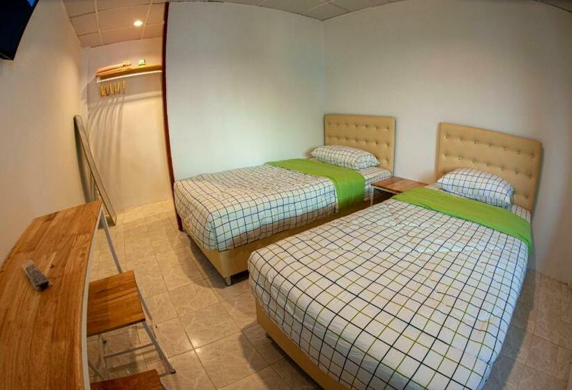 Номер Стандарт, Baan Hall Hostel
