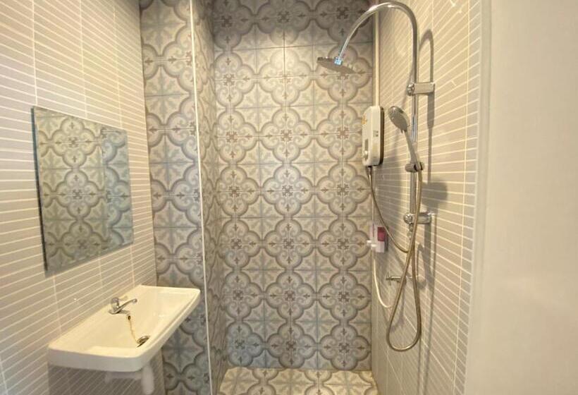 Четырехместный Номер Стандарт, Baan Hall Hostel