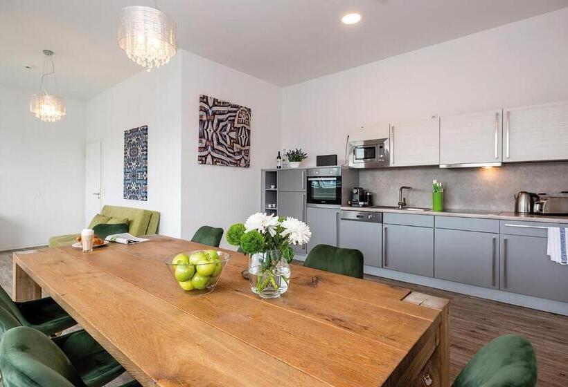 سوئیت پنت هاوس, Apartments Rosenthal Residence