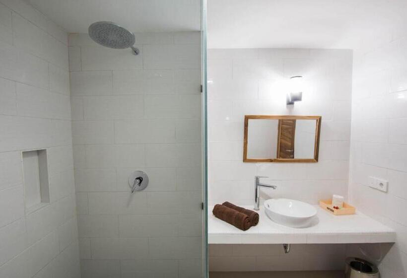 Номер Deluxe, Central Inn Senggigi