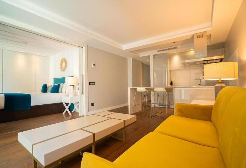 Habitación Cuádruple Clásica, Smartrental Collection Centric Ii