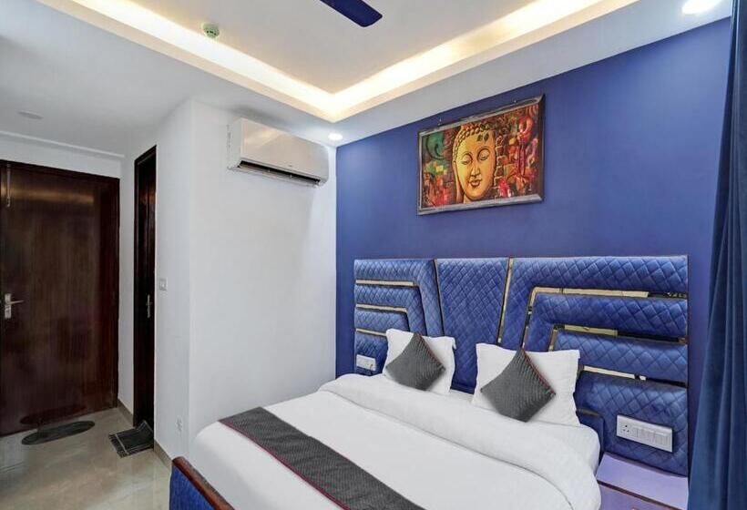 Трехместный Номер Классика, Collection O 811307  Gold Inn