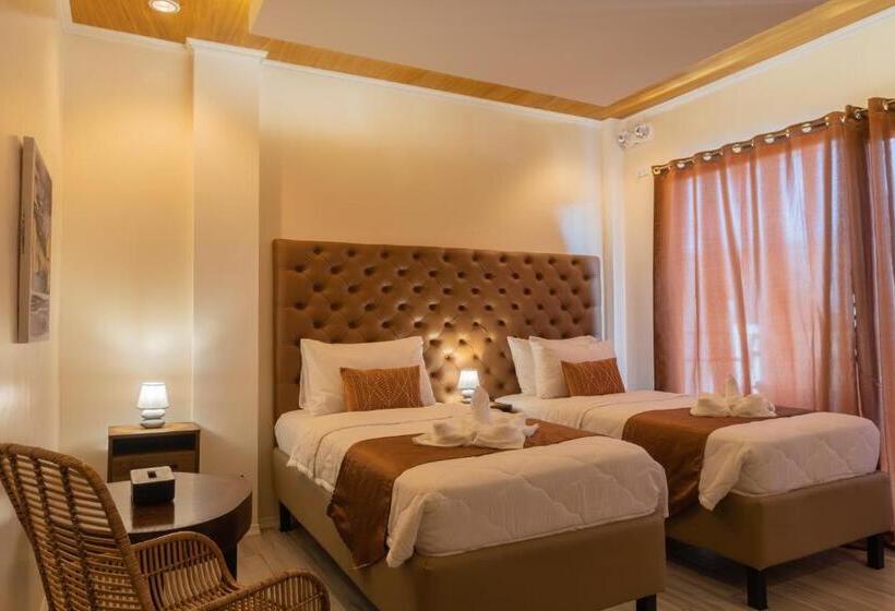 اتاق سوپریور با چشم‌انداز استخر, The Mayana Resort