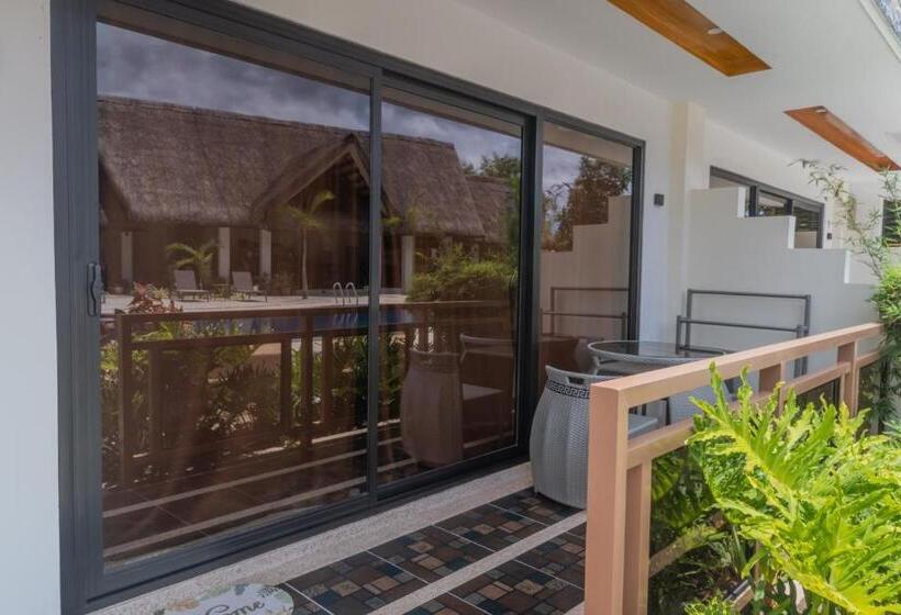 اتاق استاندارد با چشم‌انداز استخر, The Mayana Resort