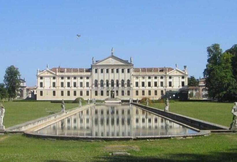 Стандартный внешний трехместный номер с ванной комнатой, Villa Nadia