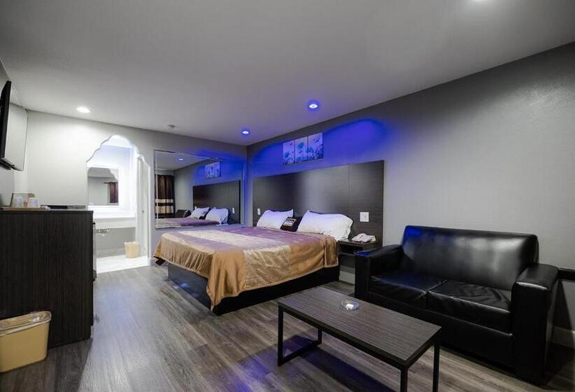 חדר סטנדרט עם מיטת קינג, Downtowner Inns   Houston Downtown & Convention Center
