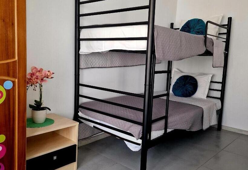 Habitació Quàdruple Deluxe, Mbi Smart Central