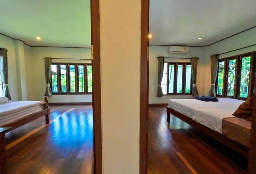 4인용 스탠다드 룸, Poowadee Resort