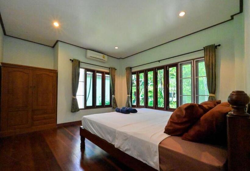 4인용 스탠다드 룸, Poowadee Resort