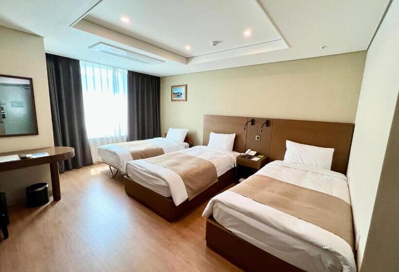 Трехместный Номер Deluxe, Crown Harbor Hotel Busan