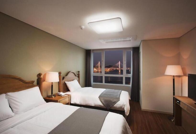 Полулюкс с Видом, Crown Harbor Hotel Busan