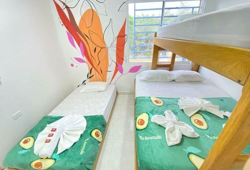 침실 3개 아파트, Hostal Las Flores