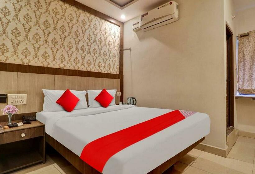 اتاق کلاسیک سه تخته, Flagship Hotel Rainbow Lavish