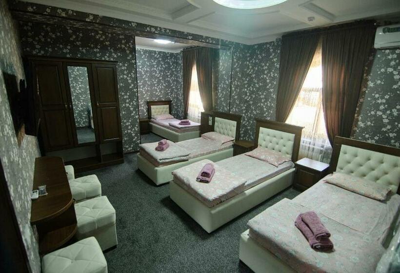 اتاق استاندارد چهار تخته, Brick Palace