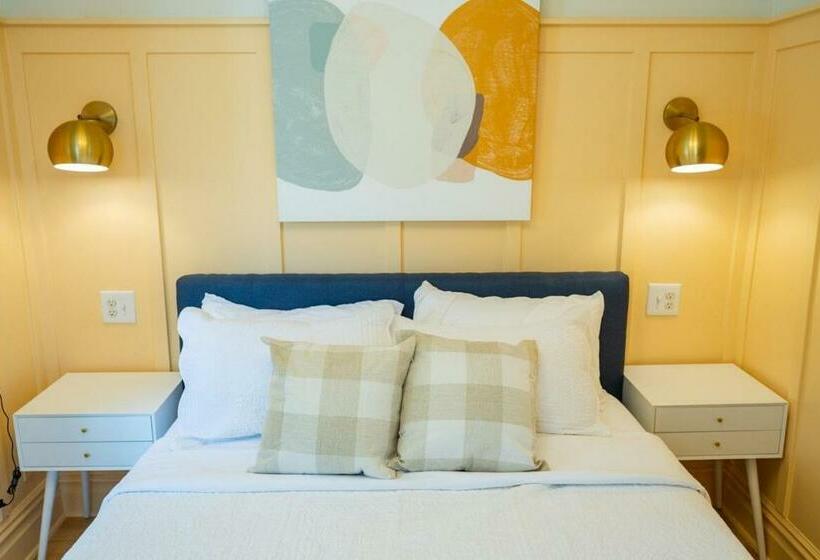 Студия Стандарт, Suite 10 Historic Art City Inn