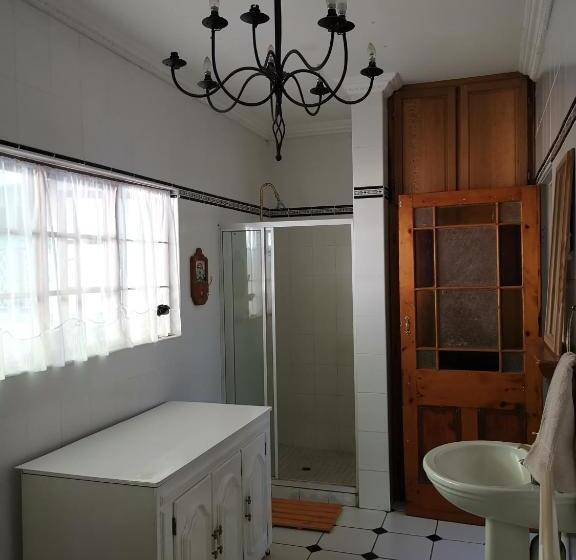 家庭洋房, Drakensberg Bush Lodge And Backpackers