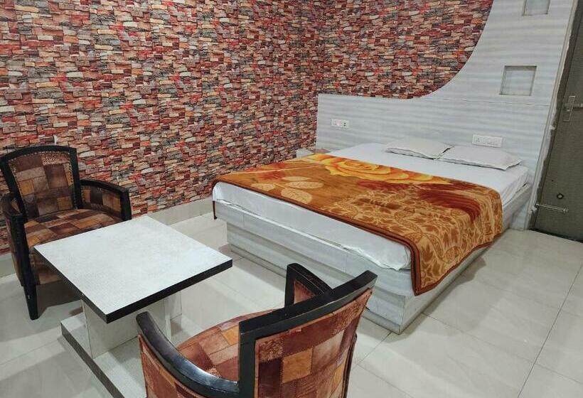 Номер Deluxe, Golden Park Inn