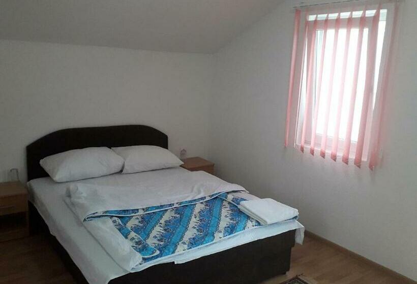 اتاق استاندارد سه نفره, Motel Tetrijeb Sipovo